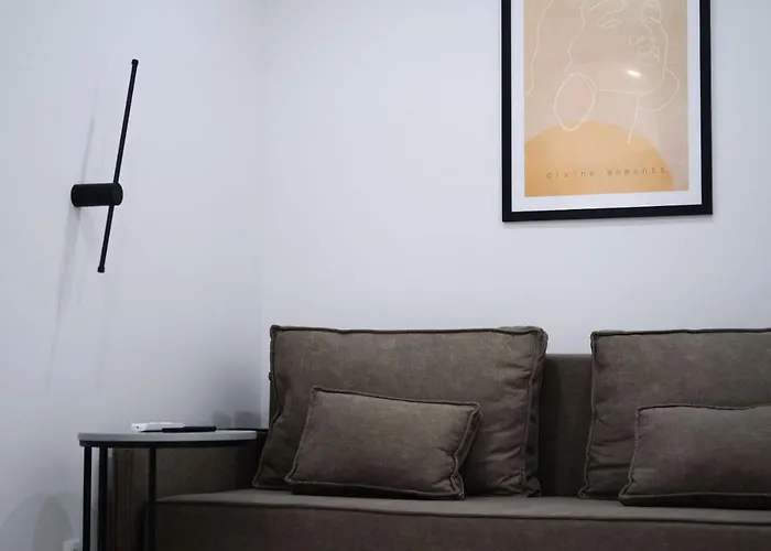 2-Bedrooms Lovely Apartment With Prime Location