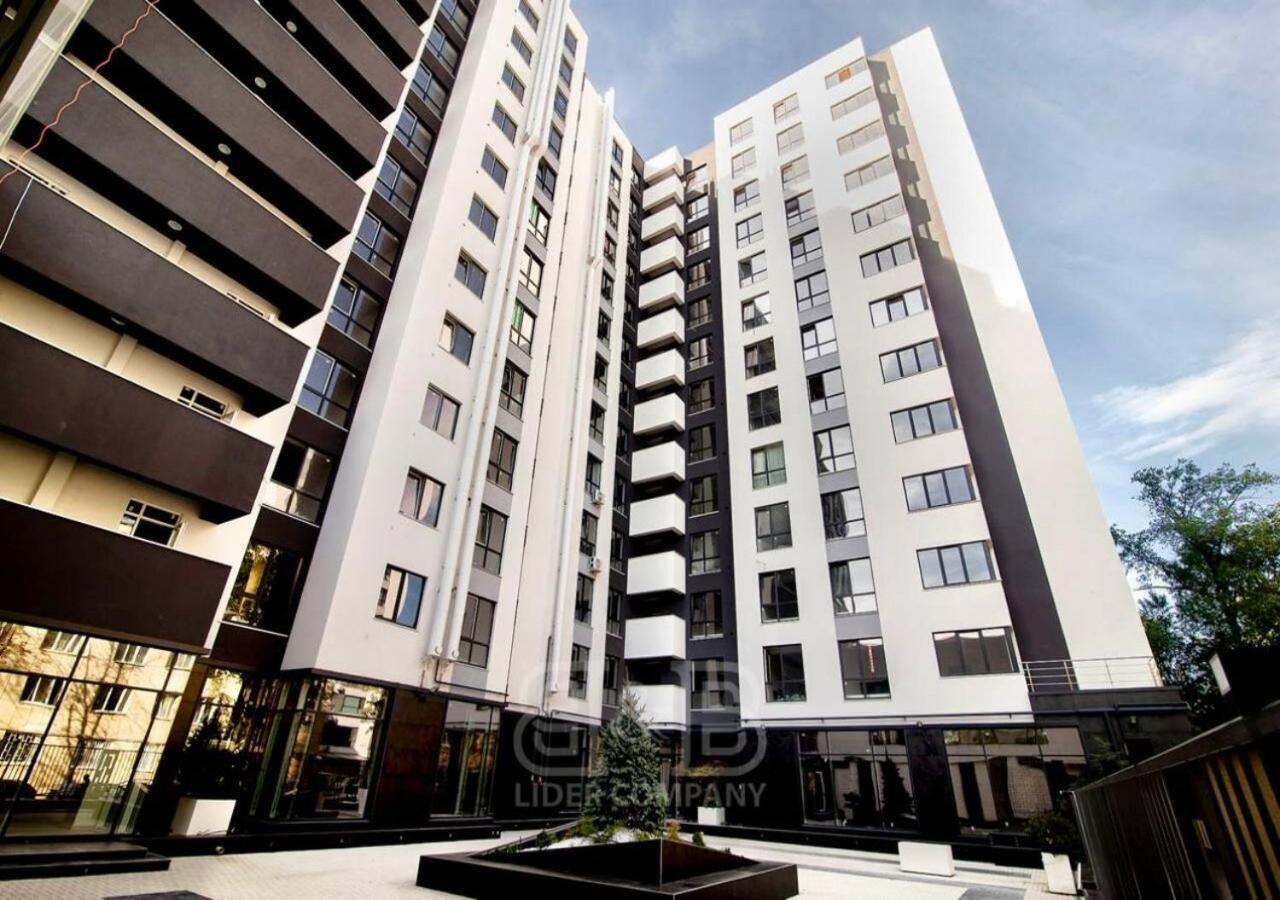 2-bedrooms Lovely With Prime Location *